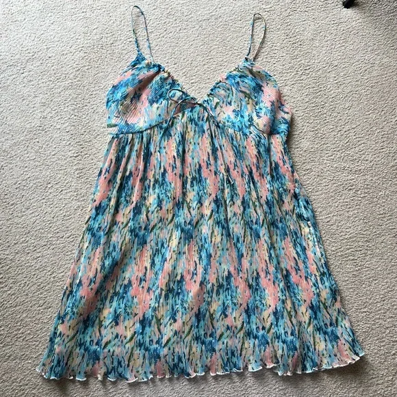 plisse ruched babydoll mini dress Abercrombie & Fitch Plisse Ruched Sleeveless Floral Babydoll Mini Dress  Blue L